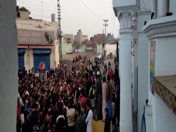 पाकिस्तान: ननकाना साहिब गुरुद्वारे पर भीड़ का हमला, सिख समुदाय में आक्रोश, हालात तनावपूर्ण