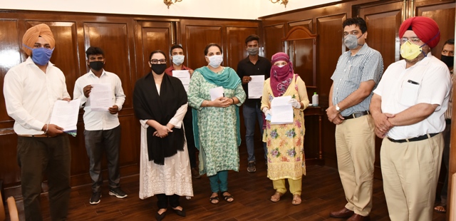 RAZIA SULTANA HANDS OVER APPOINTMENT LETTERS TO 43 CANDIDATES ON COMPASSIONATE GROUNDS