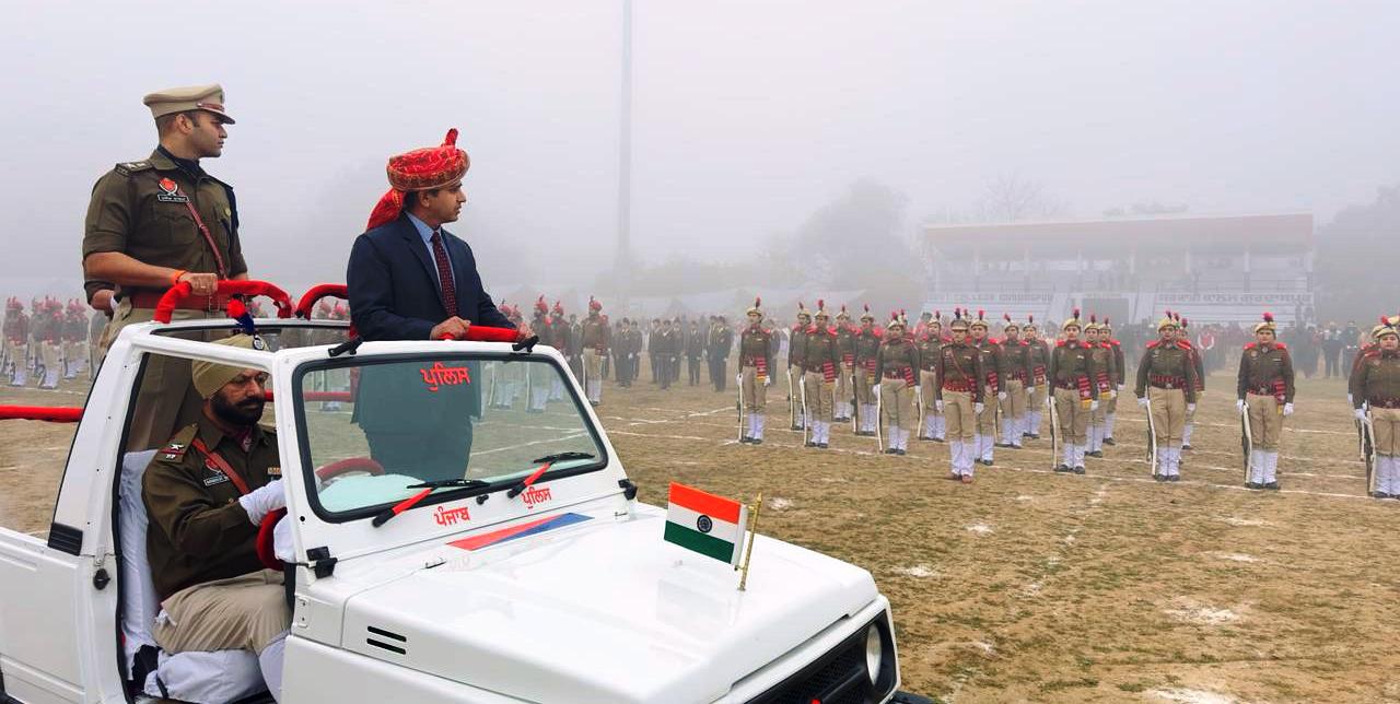 ਗਣਤੰਤਰ ਦਿਵਸ ਸਮਾਗਮ ਦੀ ਫੁੱਲ ਡਰੈਸ ਰਿਹਰਸਲ ਦਾ ਡਿਪਟੀ ਕਮਿਸ਼ਨਰ ਨੇ ਲਿਆ ਜਾਇਜ਼ਾ