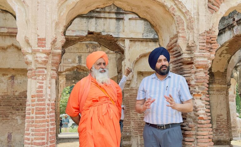 ਰਾਜ ਸਭਾ ਮੈਂਬਰ ਸੰਤ ਬਲਬੀਰ ਸਿੰਘ ਸੀਚੇਵਾਲ ਵੱਲੋਂ ਦੀਨਾਨਗਰ ਵਿਖੇ ਮਹਾਰਾਜਾ ਰਣਜੀਤ ਸਿੰਘ ਦੀ ਇਤਿਹਾਸਕ ਬਾਰਾਂਦਰੀ ਦਾ ਦੌਰਾ