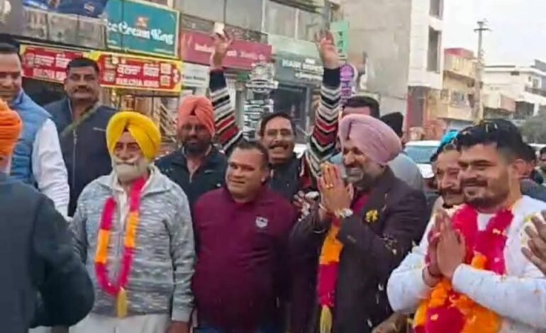 ਨਗਰ ਕੌਂਸਲ ਉਪ ਚੋਣ ਵਿੱਚ ਕਾਂਗਰਸੀ ਉਮੀਦਵਾਰ ਵਰੁਣ ਸ਼ਰਮਾ ਜੇਤੂ ਰਹੇ