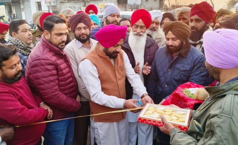 ਚੇਅਰਮੈਨ ਬਲਬੀਰ ਸਿੰਘ ਪਨੂੰ ਨੇ 80 ਲੱਖ ਰੁਪਏ ਦੀ ਲਾਗਤ ਨਾਲ ਪਿੰਡ ਮਰੜ੍ਹ ਵਿਖੇ ਫਿਰਨੀ ਦੀ ਸੜਕ ਬਣਾਉਣ ਦਾ ਰੱਖਿਆ ਨੀਂਹ ਪੱਥਰ