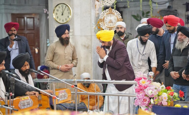 ਮੁੱਖ ਮੰਤਰੀ ਨੇ ਗੁਰਦੁਆਰਾ ਭੱਠਾ ਸਾਹਿਬ ਵਿਖੇ ਮੱਥਾ ਟੇਕਿਆ, ਸੰਗਤਾਂ ਨੂੰ ਸ੍ਰੀ ਗੁਰੂ ਗੋਬਿੰਦ ਸਿੰਘ ਜੀ ਦੇ ਪ੍ਰਕਾਸ਼ ਪੁਰਬ ਦੀ ਵਧਾਈ ਦਿੱਤੀ