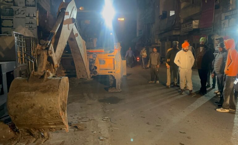 ਲੋਕਾਂ ਦੀ ਮੰਗ ਤੇ ਸਹੂਲਤ ਨੂੰ ਮੁੱਖ ਰੱਖਦੇ ਹੋਏ ਜ਼ਿਲ੍ਹਾ ਪ੍ਰਸ਼ਾਸਨ ਨੇ ਗੁਰਦਾਸਪੁਰ ਸ਼ਹਿਰ ਦੇ ਬਜ਼ਾਰਾਂ ਵਿਚੋਂ ਨਜਾਇਜ਼ ਕਬਜ਼ੇ ਹਟਾਏ