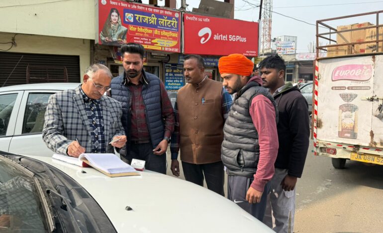 ਗੁਰਦਾਸਪੁਰ ਸ਼ਹਿਰ ਵਿੱਚ ਟਰੈਫ਼ਿਕ ਸਮੱਸਿਆ ਦੇ ਹੱਲ ਲਈ ਟਰਾਂਸਪੋਰਟ ਵਿਭਾਗ ਤੇ ਟਰੈਫ਼ਿਕ ਪੁਲਿਸ ਨੇ ਸਾਂਝਾ ਅਭਿਆਨ ਸ਼ੁਰੂ ਕੀਤਾ