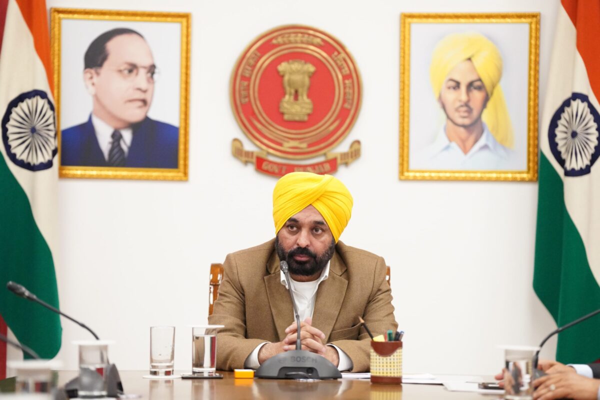 ਮੁੱਖ ਮੰਤਰੀ ਨੇ ਅਧਿਕਾਰੀਆਂ ਨੂੰ ਭਵਿੱਖੀ ਸਮੱਸਿਆ ਦੇ ਟਾਕਰੇ ਲਈ ਅਨਾਜ ਦੇ ਸਟਾਕ ਨੂੰ ਤਬਦੀਲ ਕਰਨ ਦੀ ਪ੍ਰਕਿਰਿਆ ਵਿੱਚ ਤੇਜ਼ੀ ਲਿਆਉਣ ਲਈ ਕਿਹਾ