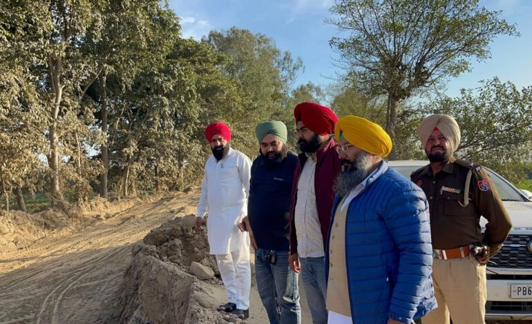 ਚੇਅਰਮੈਨ ਜਗਰੂਪ ਸਿੰਘ ਸੇਖਵਾਂ ਨੇ ਤੁਗਲਵਾਲ-ਚੱਕ ਸ਼ਰੀਫ਼ ਰੋਡ ਬਣ ਰਹੇ ਪੁਲ ਦੀ ਉਸਾਰੀ ਦਾ ਜਾਇਜ਼ਾ ਲਿਆ