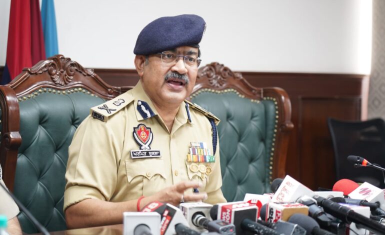 ਭਾਜਪਾ ਆਗੂ ਦੇ ਘਰ ’ਤੇ ਗ੍ਰਨੇਡ ਹਮਲਾ: ਪੰਜਾਬ ਪੁਲਿਸ ਨੇ ਮਹਿਜ਼ 12 ਘੰਟਿਆਂ ਦੇ ਅੰਦਰ ਸੁੁਲਝਾਇਆ ਮਾਮਲਾ;ਪਾਕਿ-ਆਈ.ਐਸ.ਆਈ. ਸਮਰਥਿਤ ਅੱਤਵਾਦੀ ਮਾਡਿਊਲ ਸਾਜ਼ਿਸ਼ਕਰਤਾ; ਦੋ ਗ੍ਰਿਫ਼ਤਾਰ, ਈ-ਰਿਕਸ਼ਾ ਬਰਾਮਦ