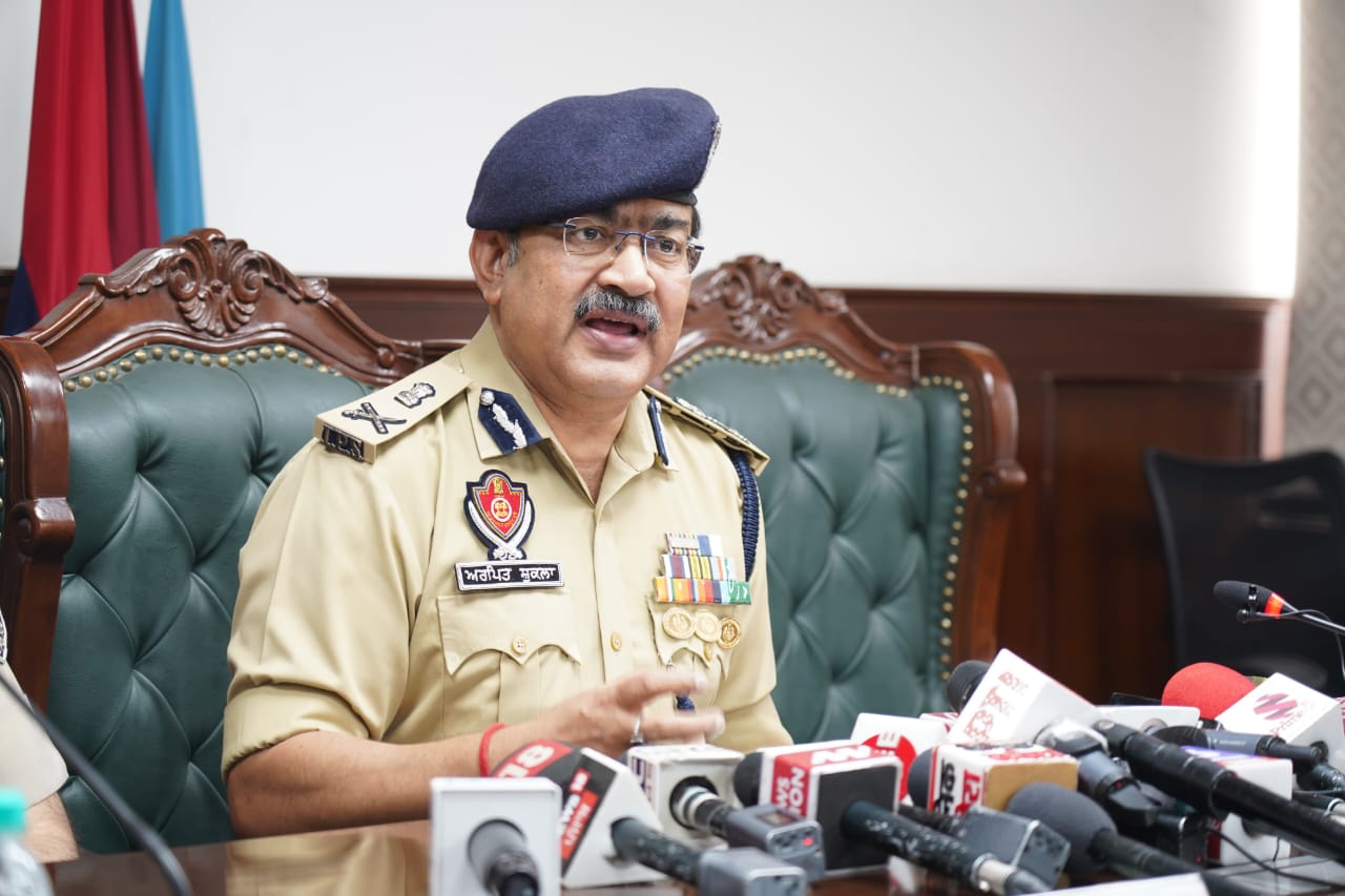 ਭਾਜਪਾ ਆਗੂ ਦੇ ਘਰ ’ਤੇ ਗ੍ਰਨੇਡ ਹਮਲਾ: ਪੰਜਾਬ ਪੁਲਿਸ ਨੇ ਮਹਿਜ਼ 12 ਘੰਟਿਆਂ ਦੇ ਅੰਦਰ ਸੁੁਲਝਾਇਆ ਮਾਮਲਾ;ਪਾਕਿ-ਆਈ.ਐਸ.ਆਈ. ਸਮਰਥਿਤ ਅੱਤਵਾਦੀ ਮਾਡਿਊਲ ਸਾਜ਼ਿਸ਼ਕਰਤਾ; ਦੋ ਗ੍ਰਿਫ਼ਤਾਰ, ਈ-ਰਿਕਸ਼ਾ ਬਰਾਮਦ