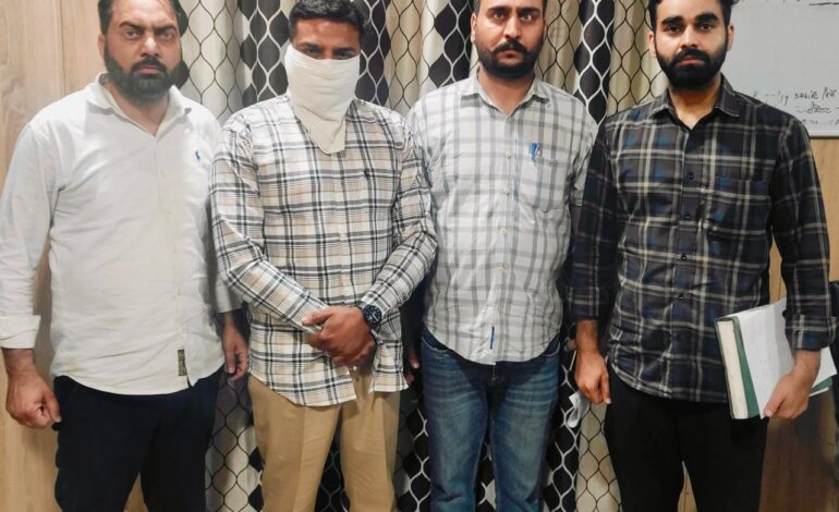 ਵਿਜੀਲੈਂਸ ਬਿਊਰੋ ਨੇ 25000 ਰੁਪਏ ਰਿਸ਼ਵਤ ਲੈਂਦਿਆਂ ਐਸਐਚਓ ਨੂੰ ਰੰਗੇ ਹੱਥੀਂ ਗ੍ਰਿਫ਼ਤਾਰ  – ਇੱਕ ਲੱਖ ਰੁਪਏ ਮੰਗੀ ਸੀ ਰਿਸ਼ਵਤ