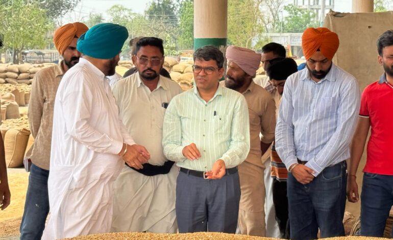 ਪੰਜਾਬ ਮੰਡੀ ਬੋਰਡ ਦੇ ਸਕੱਤਰ ਰਾਮਵੀਰ ਵੱਲੋਂ ਜ਼ਿਲ੍ਹਾ ਸੰਗਰੂਰ ਦੀਆਂ ਵੱਖ-ਵੱਖ ਅਨਾਜ ਮੰਡੀਆਂ ਦਾ ਅਚਨਚੇਤ ਦੌਰਾ