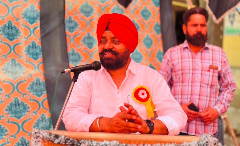 ਵਿਧਾਇਕ ਗੁਰਦੀਪ ਸਿੰਘ ਰੰਧਾਵਾ ਦੇ ਵੱਖ-ਵੱਖ ਸਰਕਾਰੀ ਸਕੂਲਾਂ ਦੇ ਵਿਕਾਸ ਕਾਰਜਾਂ ਦਾ ਕੀਤਾ ਉਦਘਾਟਨ