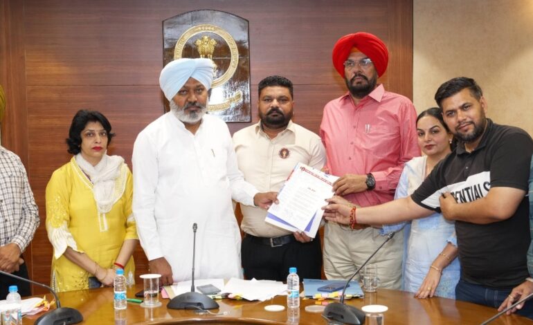 ਕੈਬਨਿਟ ਸਬ-ਕਮੇਟੀ ਵੱਲੋਂ ਮੁਲਾਜ਼ਮ ਯੂਨੀਅਨਾਂ ਨਾਲ ਵਿਆਪਕ ਚਰਚਾ, ਜਾਇਜ਼ ਮੁੱਦਿਆਂ ਦੇ ਜਲਦੀ ਹੱਲ ਦਾ ਦਿੱਤਾ ਭਰੋਸਾ