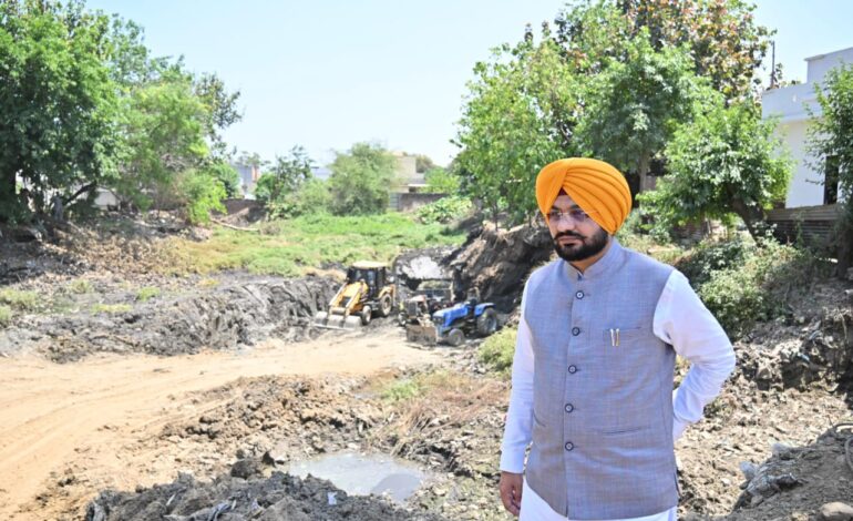 ‘ਆਪ’ ਦੀ ਪੰਜਾਬ ਵਿੱਚ ਟੋਭਿਆਂ ਦੀ ਸਫਾਈ ਮੁਹਿੰਮ ਦਾ ਨਤੀਜਾ: ਖੰਨਾ ਦੇ ਪਿੰਡ ਭੁਮੱਦੀ ਦੇ ਟੋਭੇ ਦੀ 50 ਸਾਲ ਬਾਅਦ ਹੋਈ ਸਫ਼ਾਈ