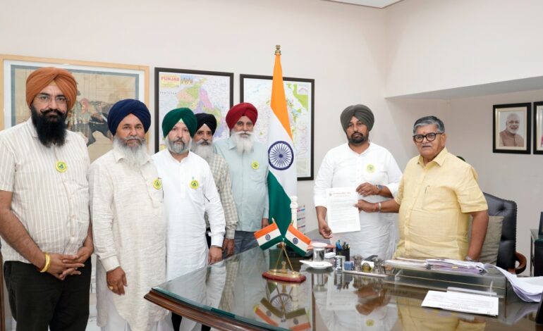 ਨੰਬਰਦਾਰਾਂ ਦੇ ਵਫਦ ਵੱਲੋਂ ਰਾਜਪਾਲ ਨਾਲ ਮੁਲਾਕਾਤ, ਨਸ਼ਾ ਤਸਕਰਾਂ ਦੀ ਜ਼ਮਾਨਤ ਲਈ ਜ਼ਮਾਨਤੀ ਨਾ ਬਣਨ ਦਾ ਦਿੱਤਾ ਭਰੋਸਾ