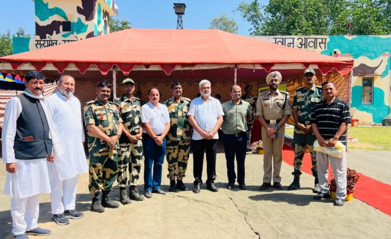 ਕੈਬਨਿਟ ਮੰਤਰੀ ਲਾਲ ਚੰਦ ਕਟਾਰੂਚੱਕ ਨੇ ਕੀਤੀ ਬੀਐਸਐਫ ਜਵਾਨਾਂ ਨਾਲ ਮੁਲਾਕਾਤ, ਪਹਿਲਗਾਮ ਹਮਲੇ ਮਗਰੋਂ ਹਰ ਪ੍ਰਕਾਰ ਦੀ ਮਦਦ ਦਾ ਭਰੋਸਾ