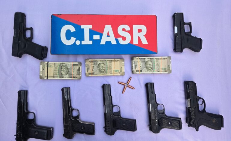 ਪਾਕਿਸਤਾਨ ਵੱਲੋਂ ਪੰਜਾਬ ਦਾ ਮਾਹੌਲ ਖ਼ਰਾਬ ਕਰਨ ਦੀ ਕੋਸ਼ਿਸ਼ ਨਾਕਾਮ; ਪੰਜਾਬ ਪੁਲਿਸ ਨੇ ਹਥਿਆਰਾਂ ਦੀ ਤਸਕਰੀ ਕਰਨ ਵਾਲੇ ਰੈਕੇਟ ਦਾ ਕੀਤਾ ਪਰਦਾਫਾਸ਼