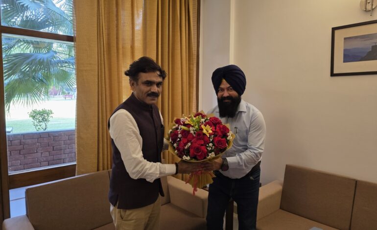 ਜਸਵੀਰ ਸਿੰਘ ਗੜ੍ਹੀ ਵਲੋਂ ਕੌਮੀ ਅਨੁਸੂਚਿਤ ਜਾਤੀਆਂ ਕਮਿਸ਼ਨ ਦੇ ਚੇਅਰਮੈਨ ਕਿਸ਼ੋਰ ਮਕਵਾਨਾ ਨਾਲ ਮੁਲਾਕਾਤ