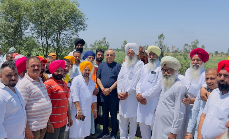 ਚੇਅਰਮੈਨ ਰਮਨ ਬਹਿਲ ਦੀਆਂ ਕੋਸ਼ਿਸ਼ਾਂ ਸਦਕਾ ਕਿਰਨ ਨਾਲੇ ਅਤੇ ਆਲੇਚੱਕ ਡਰੇਨ ਦੀ ਸਫ਼ਾਈ ਸ਼ੁਰੂ ਹੋਈ