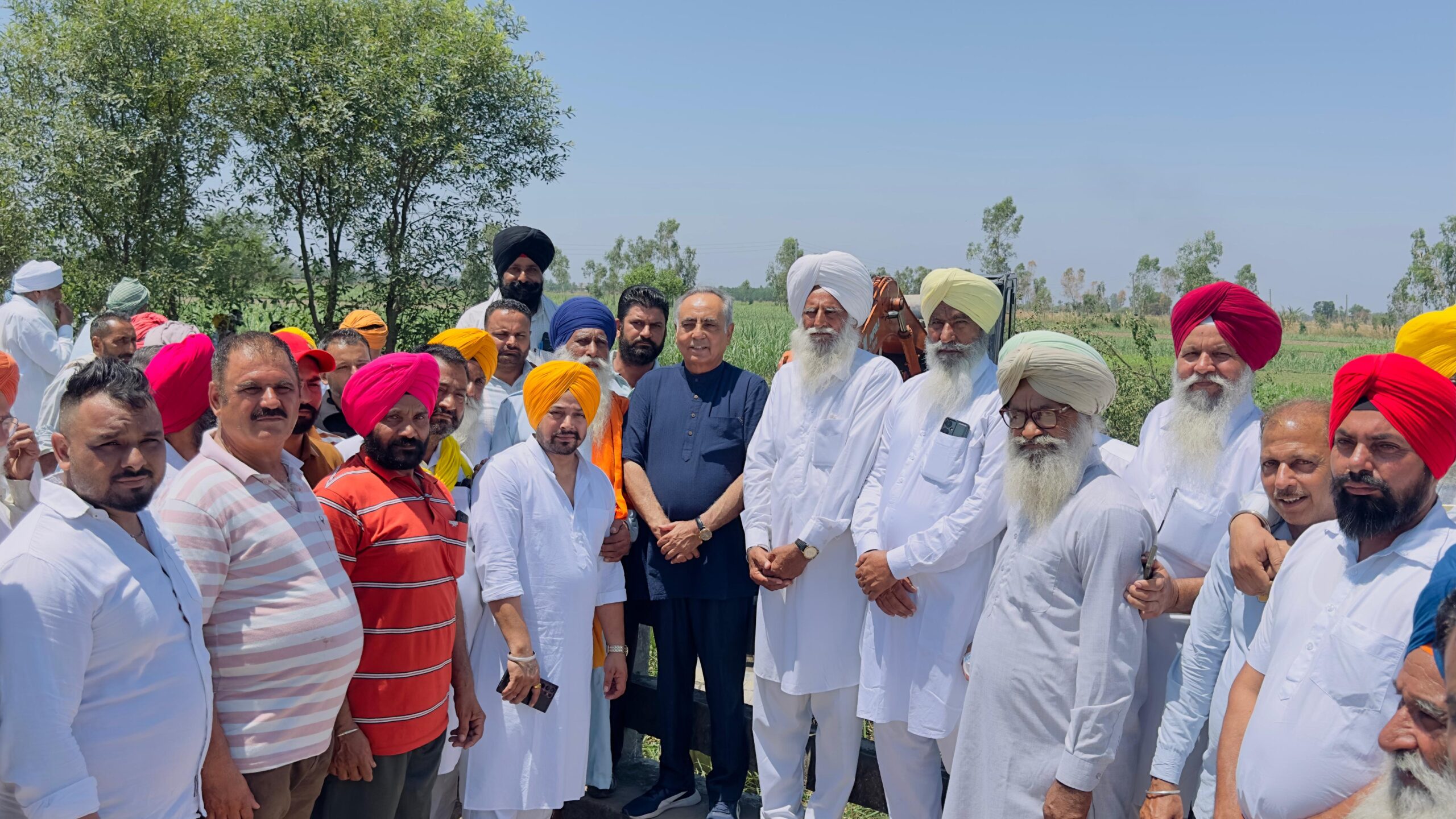 ਚੇਅਰਮੈਨ ਰਮਨ ਬਹਿਲ ਦੀਆਂ ਕੋਸ਼ਿਸ਼ਾਂ ਸਦਕਾ ਕਿਰਨ ਨਾਲੇ ਅਤੇ ਆਲੇਚੱਕ ਡਰੇਨ ਦੀ ਸਫ਼ਾਈ ਸ਼ੁਰੂ ਹੋਈ