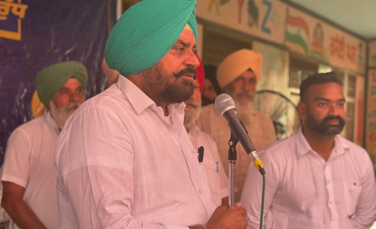 ਨਸ਼ਾ ਮੁਕਤੀ ਯਾਤਰਾ ਨੂੰ ਡੇਰਾ ਬਾਬਾ ਨਾਨਕ ਹਲਕੇ ਦੇ ਪਿੰਡਾਂ ਵਿੱਚ ਮਿਲ ਰਿਹਾ ਭਰਵਾਂ ਹੁੰਗਾਰਾ