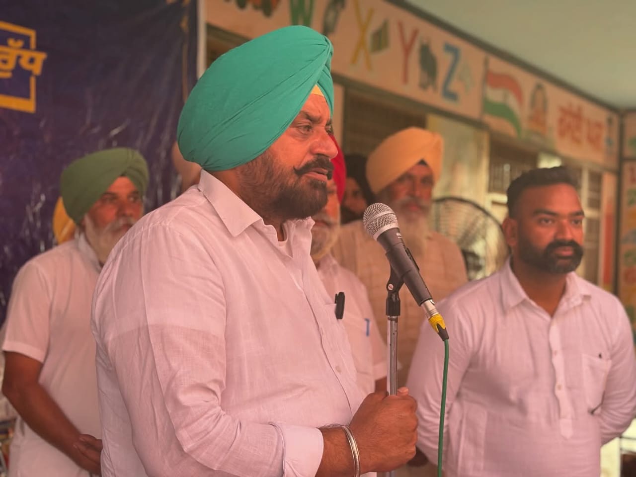 ਨਸ਼ਾ ਮੁਕਤੀ ਯਾਤਰਾ ਨੂੰ ਡੇਰਾ ਬਾਬਾ ਨਾਨਕ ਹਲਕੇ ਦੇ ਪਿੰਡਾਂ ਵਿੱਚ ਮਿਲ ਰਿਹਾ ਭਰਵਾਂ ਹੁੰਗਾਰਾ