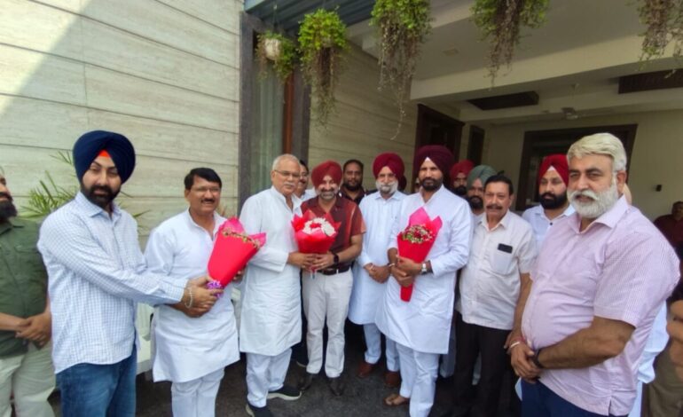 ਕਾਂਗਰਸੀ ਆਗੂਆਂ ਵੱਲੋਂ ਸਿਆਸੀ ਤੇ ਪੰਜਾਬ ਦੇ ਹਾਲਾਤਾਂ ‘ਤੇ ਵਿਚਾਰ-ਵਟਾਂਦਰਾ