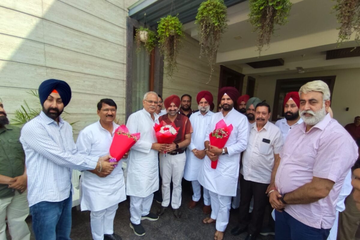 ਕਾਂਗਰਸੀ ਆਗੂਆਂ ਵੱਲੋਂ ਸਿਆਸੀ ਤੇ ਪੰਜਾਬ ਦੇ ਹਾਲਾਤਾਂ ‘ਤੇ ਵਿਚਾਰ-ਵਟਾਂਦਰਾ