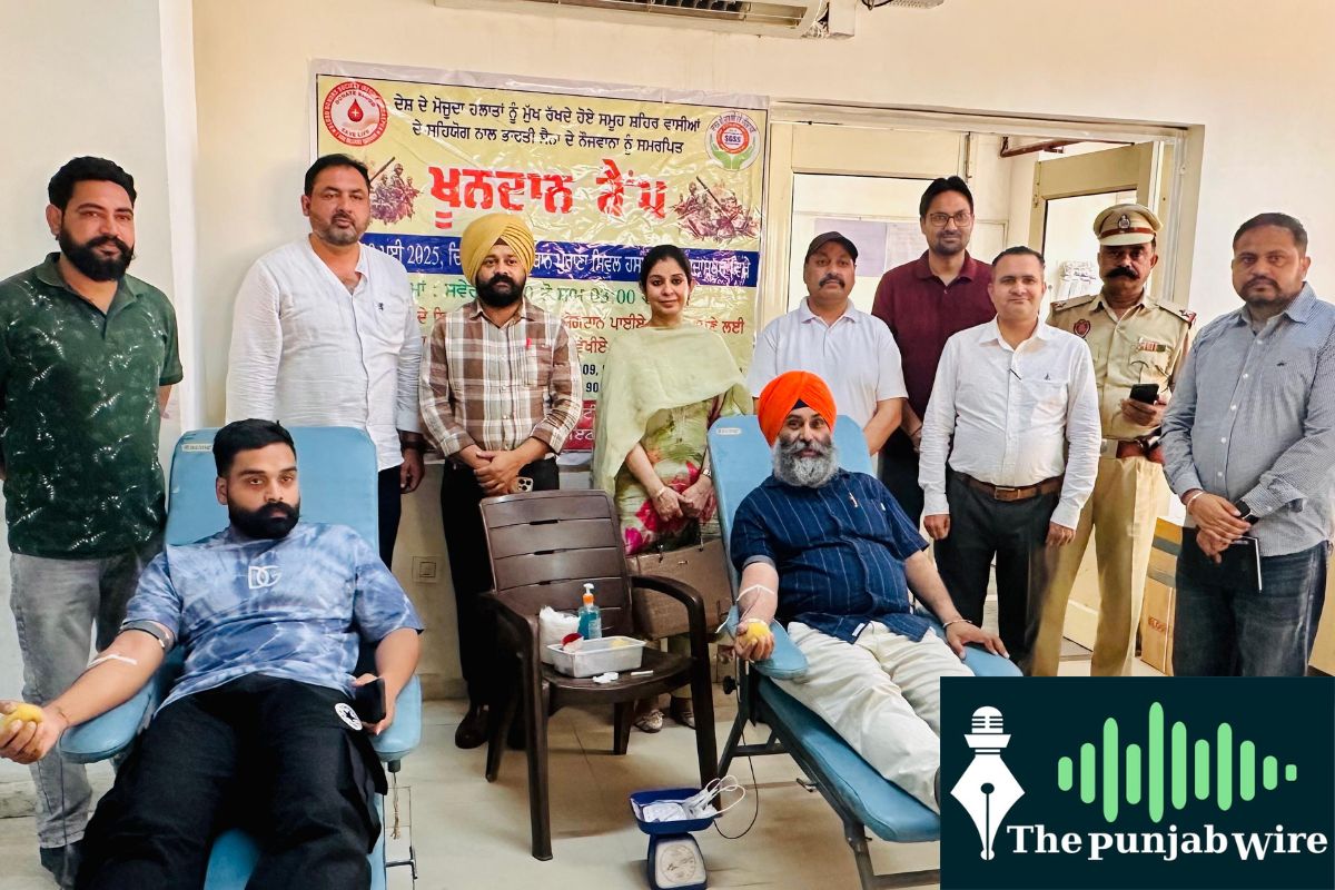 ਜ਼ਿਲ੍ਹਾ ਪ੍ਰਸ਼ਾਸਨ ਗੁਰਦਾਸਪੁਰ ਵੱਲੋਂ ਜ਼ਿਲ੍ਹਾ ਪ੍ਰਬੰਧਕੀ ਕੰਪਲੈਕਸ ਵਿੱਚ ਖੂਨ ਦਾਨ ਕੈਂਪ ਲਗਾਇਆ