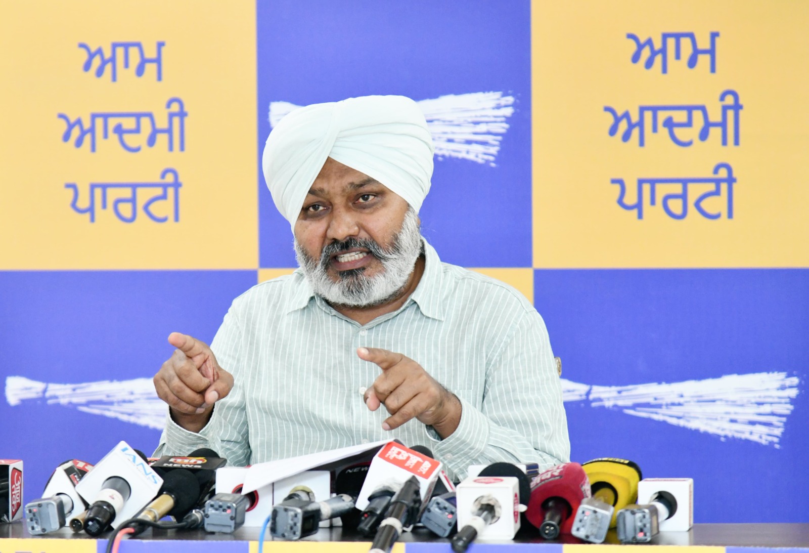 ਭ੍ਰਿਸ਼ਟਾਚਾਰ ਵਿਰੁੱਧ ਮਾਨ ਸਰਕਾਰ ਸਖ਼ਤ: ਐਸਐਚਓ ਅਤੇ 3 ਪੁਲਿਸ ਮੁਲਾਜ਼ਮਾਂ ਨੂੰ 1 ਲੱਖ ਰੁਪਏ ਰਿਸ਼ਵਤ ਦੇ ਦੋਸ਼ ਵਿੱਚ ਕੀਤਾ ਗ੍ਰਿਫ਼ਤਾਰ: ਹਰਪਾਲ ਚੀਮਾ