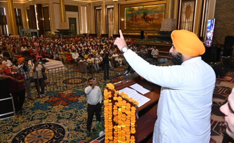 ਹਰਜੋਤ ਬੈਂਸ ਵੱਲੋਂ ‘ਪਿੰਡਾਂ ਦੇ ਪਹਿਰੇਦਾਰਾਂ’ ਨੂੰ ਨਸ਼ਿਆਂ ਵਿਰੋਧੀ ਸੰਦੇਸ਼ ਨੂੰ ਘਰ-ਘਰ ਪਹੁੰਚਾਉਣ ਦਾ ਸੱਦਾ