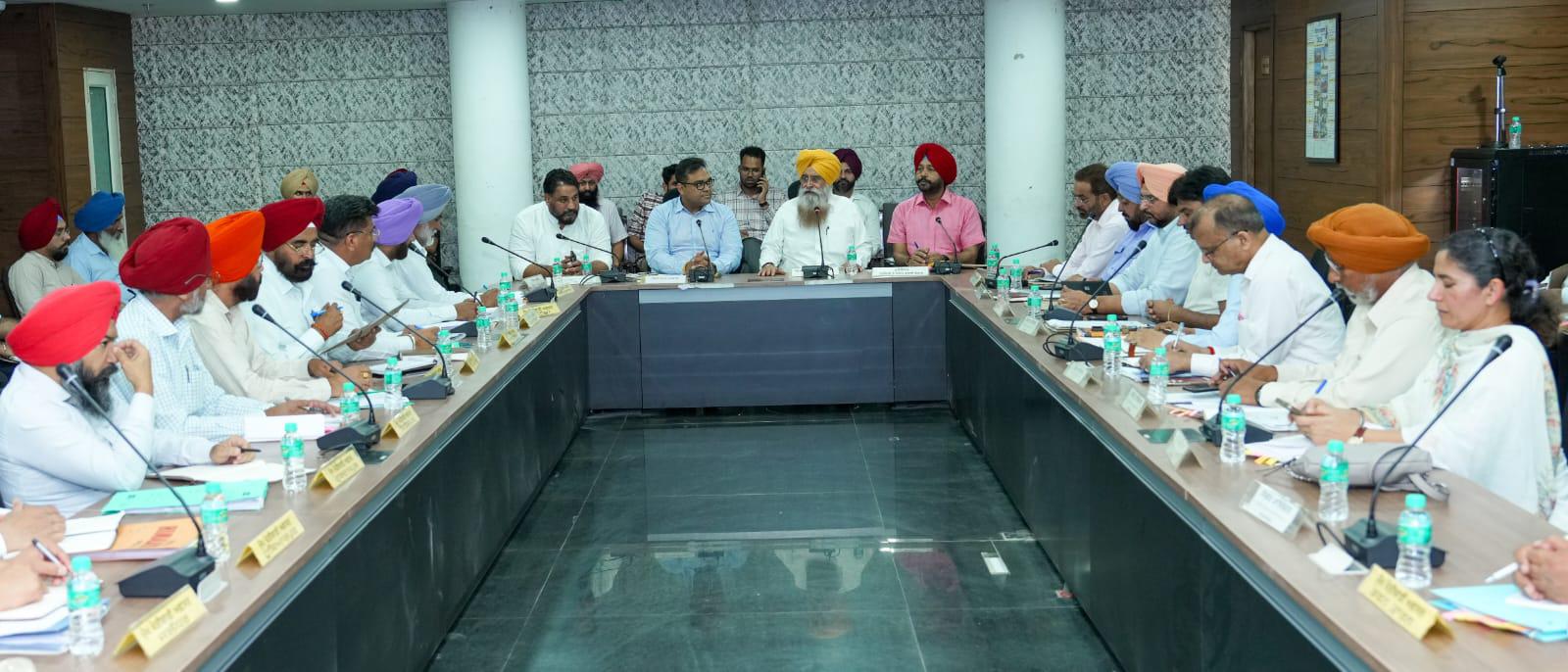 ਫ਼ਸਲੀ ਵਿਭਿੰਨਤਾ ਵੱਲ ਪੁਲਾਂਘ: ਸਾਉਣੀ-ਮੱਕੀ ਦੀ ਕਾਸ਼ਤ ਨੂੰ ਹੁਲਾਰਾ ਦੇਣ ਲਈ 200 ਕਿਸਾਨ ਮਿੱਤਰ ਨਿਯੁਕਤ ਕੀਤੇ ਜਾਣਗੇ