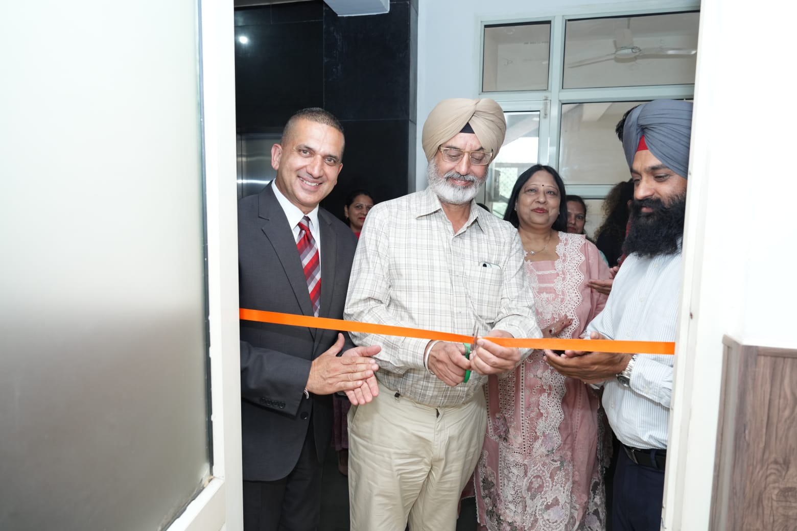 ਇੰਦਰਪਾਲ ਸਿੰਘ ਧੰਨਾ ਨੇ ਪੰਜਾਬ ਸੂਚਨਾ ਕਮਿਸ਼ਨ ਵਿੱਚ ਨਵੀਂ ਲਾਇਬ੍ਰੇਰੀ ਦਾ ਕੀਤਾ ਉਦਘਾਟਨ