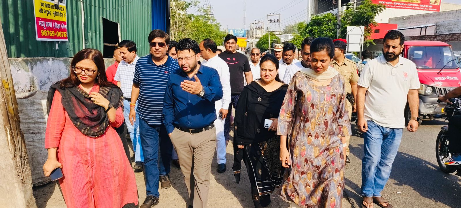 ਡਾ. ਰਵਜੋਤ ਸਿੰਘ ਵੱਲੋਂ ਅਚਨਚੇਤ ਚੈਕਿੰਗ ਜਾਰੀ; ਸਵੇਰੇ-ਸਵੇਰੇ ਹੁਸ਼ਿਆਰਪੁਰ ਸ਼ਹਿਰ ਦੇ ਸਫ਼ਾਈ ਪ੍ਰਬੰਧਾਂ ਦਾ ਜਾਇਜ਼ਾ ਲਿਆ