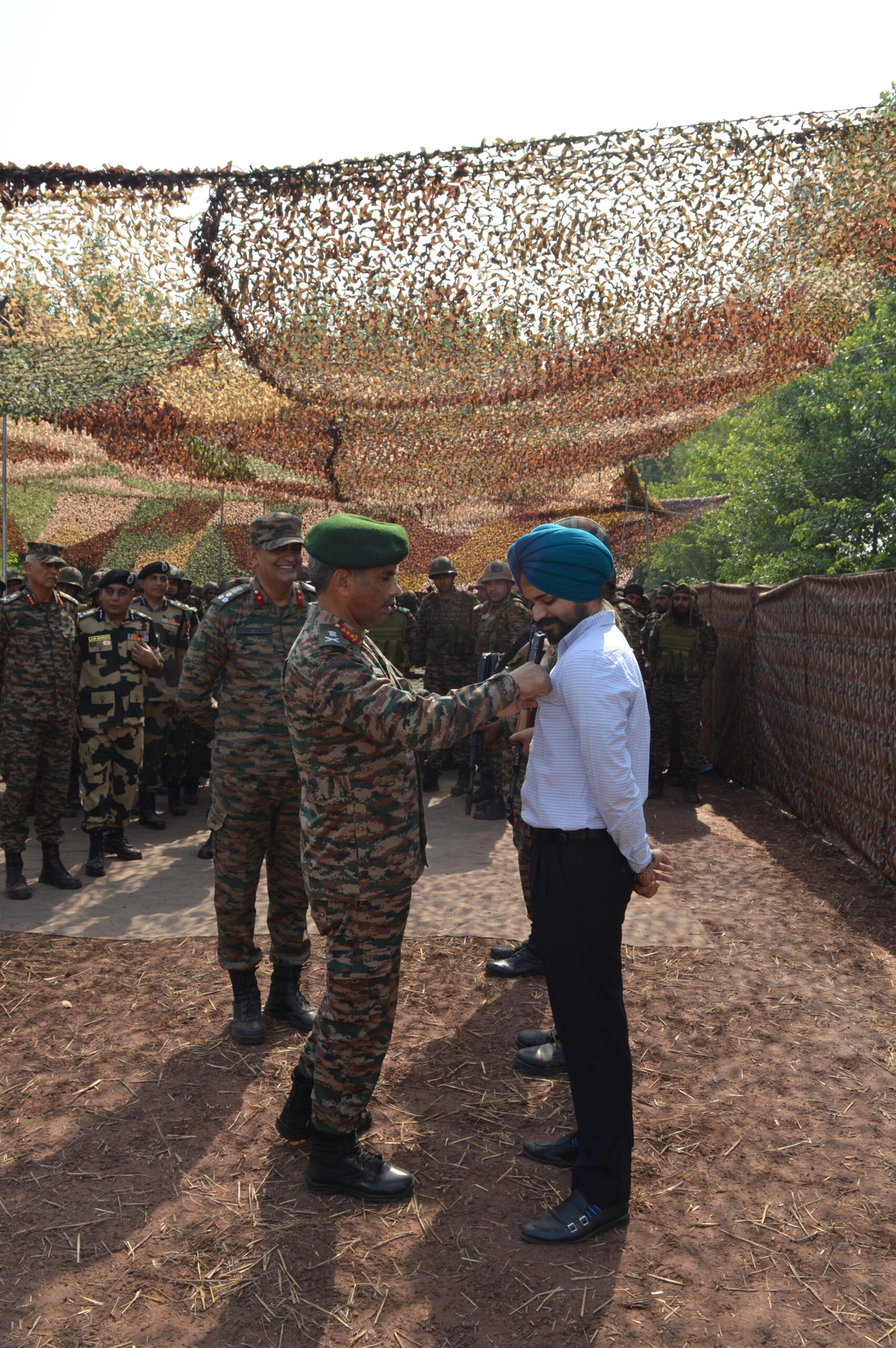 ਮਜ਼ਬੂਤ ਸਬੰਧ ਬਣਾਉਣਾ: ਫੌਜ-ਸਿਵਲ ਪ੍ਰਸ਼ਾਸਨ ਅਤੇ ਪੁਲਿਸ ਤਾਲਮੇਲ ਨੇ ਦੀਨਾਨਗਰ, ਗੁਰਦਾਸਪੁਰ ਵਿੱਚ ਇੱਕ ਮਾਪਦੰਡ ਸਥਾਪਤ ਕੀਤਾ