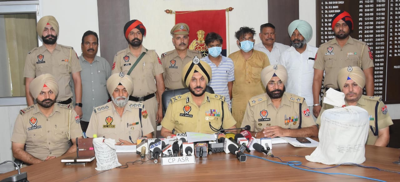 ਪੰਜਾਬ ਪੁਲਿਸ ਵੱਲੋਂ ਅੰਤਰਰਾਸ਼ਟਰੀ ਨਾਰਕੋ ਤਸਕਰੀ ਗਿਰੋਹ ਦਾ ਪਰਦਾਫਾਸ਼; 10.2 ਕਿਲੋਗ੍ਰਾਮ ਹੈਰੋਇਨ ਸਮੇਤ 3 ਕਾਬੂ