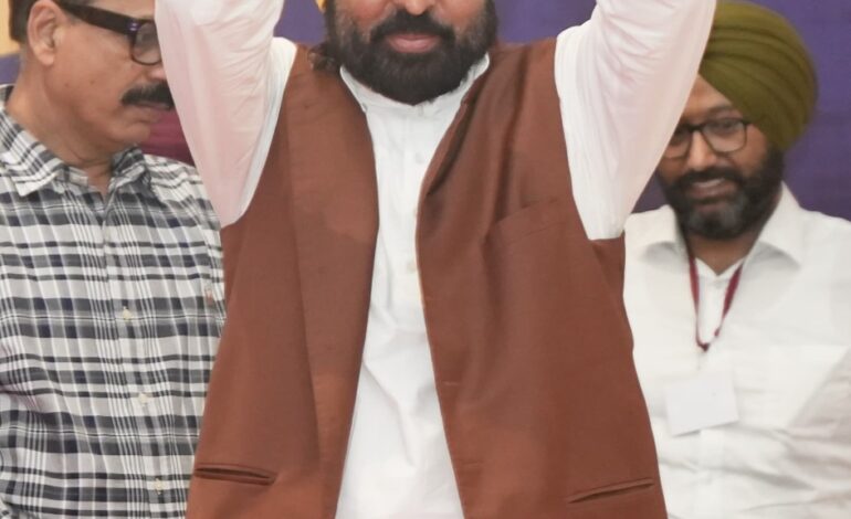 ਮੁੱਖ ਮੰਤਰੀ ਵੱਲੋਂ 99 ਫੀਸਦੀ ਤੋਂ ਵੱਧ ਕਰਜ਼ਾ ਵਸੂਲ ਕੇ ਮਿਸਾਲ ਕਾਇਮ ਕਰਨ ਵਾਲੀਆਂ ਧੂਰੀ ਸਰਕਲ ਦੀਆਂ ਸਹਿਕਾਰੀ ਸਭਾਵਾਂ ਦਾ ਸਨਮਾਨ