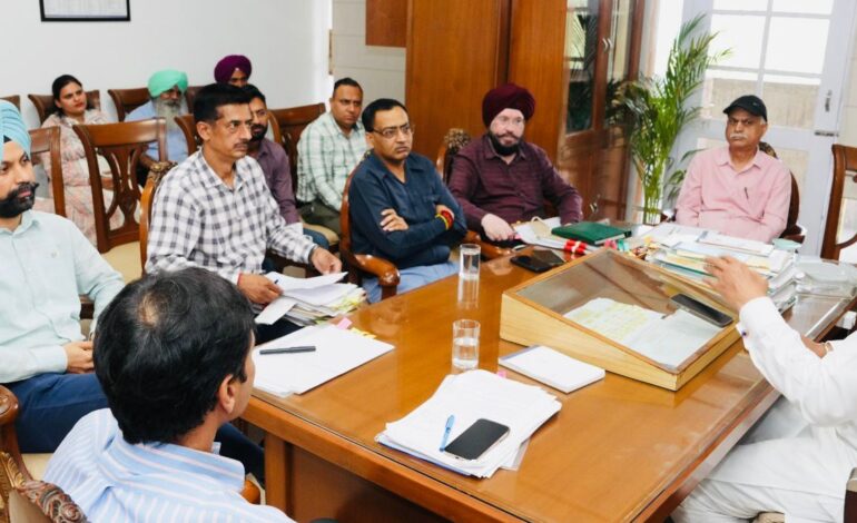 ਪੰਜਾਬ ਸਰਕਾਰ ਪਨਬੱਸ ਵਿੱਚ ਕੰਟਰੈਕਟ ‘ਤੇ ਕੰਮ ਕਰਦੇ ਕਰਮਚਾਰੀਆਂ ਨੂੰ ਪੱਕੇ ਅਤੇ ਆਊਟਸੋਰਸ ਨੂੰ ਕੰਟਰੈਕਟ ‘ਤੇ ਕਰਨ ਲਈ ਯਤਨਸ਼ੀਲ: ਲਾਲਜੀਤ ਸਿੰਘ ਭੁੱਲਰ