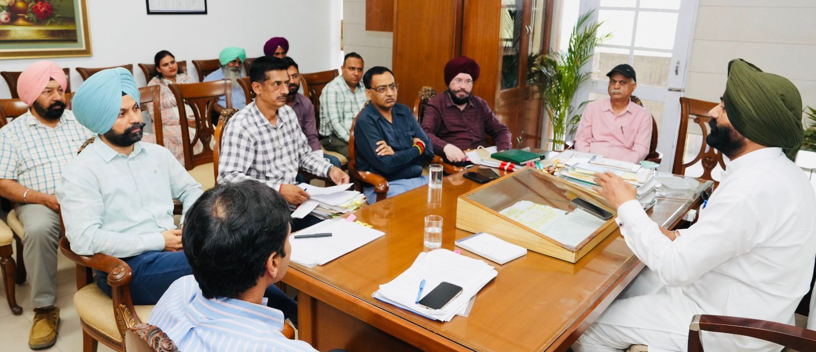 ਪੰਜਾਬ ਸਰਕਾਰ ਪਨਬੱਸ ਵਿੱਚ ਕੰਟਰੈਕਟ ‘ਤੇ ਕੰਮ ਕਰਦੇ ਕਰਮਚਾਰੀਆਂ ਨੂੰ ਪੱਕੇ ਅਤੇ ਆਊਟਸੋਰਸ ਨੂੰ ਕੰਟਰੈਕਟ ‘ਤੇ ਕਰਨ ਲਈ ਯਤਨਸ਼ੀਲ: ਲਾਲਜੀਤ ਸਿੰਘ ਭੁੱਲਰ