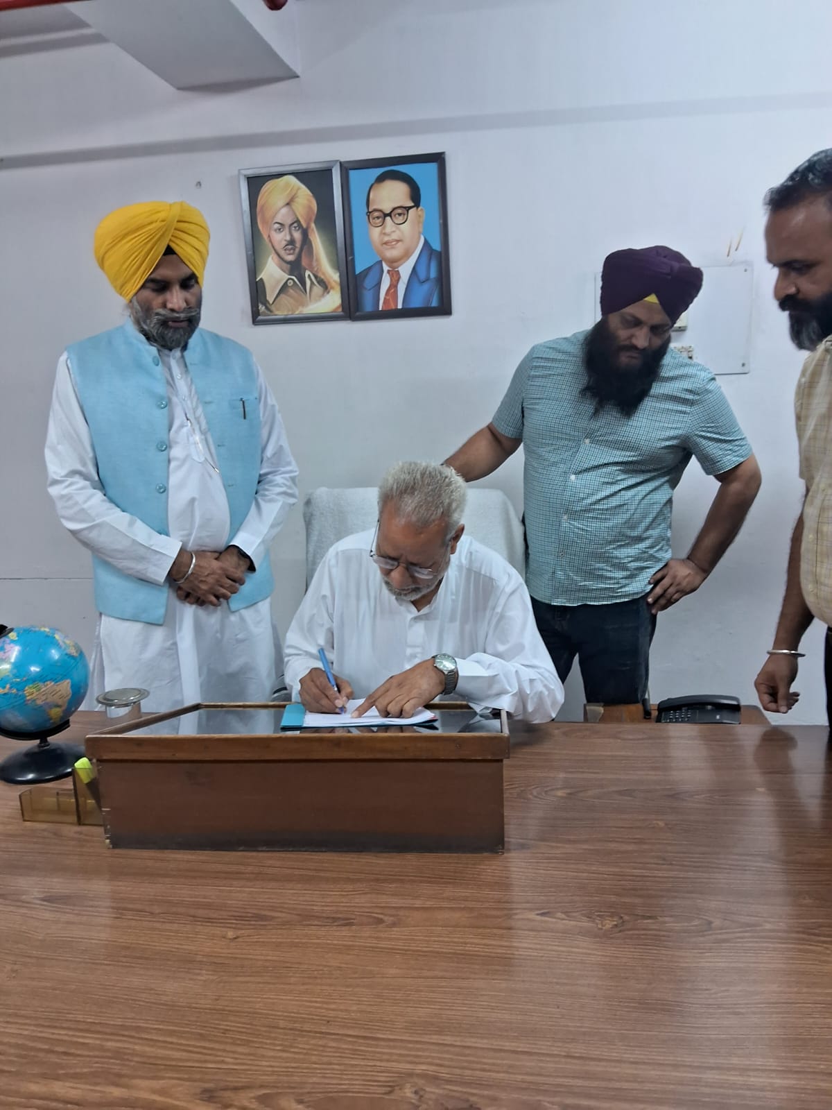 ਰਵਿੰਦਰ ਹੰਸ ਨੇ ਅਨੁਸੂਚਿਤ ਜਾਤੀਆਂ ਭੂਮੀ ਵਿਕਾਸ ਅਤੇ ਵਿੱਤ ਨਿਗਮ ਮੈਂਬਰ ਡਾਇਰੈਕਟਰ ਵੱਜੋਂ ਅਹੁਦਾ ਸੰਭਾਲਿਆ