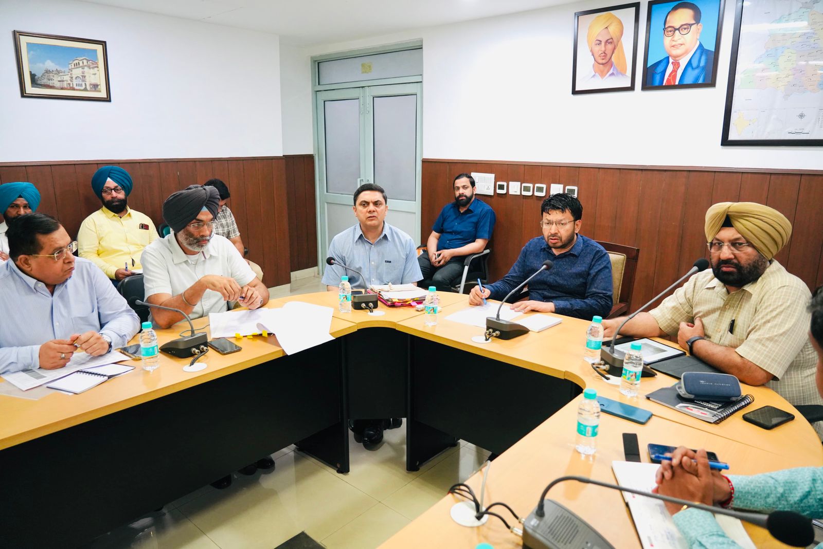 ਮਾਨ ਸਰਕਾਰ ਸੂਬੇ ਦੇ ਸ਼ਹਿਰਾਂ ਦੀ ਸਾਫ ਸਫਾਈ ਸਬੰਧੀ ਕੋਈ ਸਮਝੌਤਾ ਨਹੀਂ ਕਰੇਗੀ; ਡਾ. ਰਵਜੋਤ ਸਿੰਘ ਨੇ ਜ਼ਿਲ੍ਹਾ ਪ੍ਰਸ਼ਾਸ਼ਨਾਂ ਅਤੇ ਵਿਭਾਗੀ ਅਧਿਕਾਰੀਆਂ ਨੂੰ ਦਿੱਤਾ ਸਪੱਸ਼ਟ ਸੰਦੇਸ਼