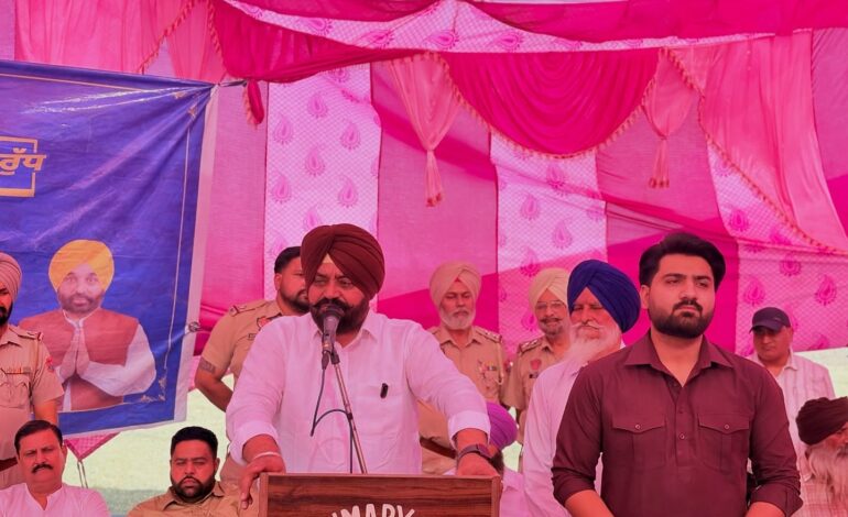 ਵਿਧਾਇਕ ਗੁਰਦੀਪ ਸਿੰਘ ਰੰਧਾਵਾ ਨੇ ਹਲਕੇ ਦੇ ਪਿੰਡ ਕਿਲ੍ਹਾ ਨੱਥੂ, ਮਾਨੇਪੁਰ, ਮੰਝ, ਸਪਰਾਈ ਕੋਠੀ, ਖੈਹਿਰਾ ਕੋਟਲੀ ਅਤੇ ਭਿਖਾਰੀਵਾਲ ਨਸ਼ਾ ਮੁਕਤੀ ਯਾਤਰਾ ਦੌਰਾਨ ਲੋਕਾਂ ਨੂੰ ਨਸ਼ਿਆਂ ਵਿਰੁੱਧ ਲਾਮਬੰਦ ਕੀਤਾ