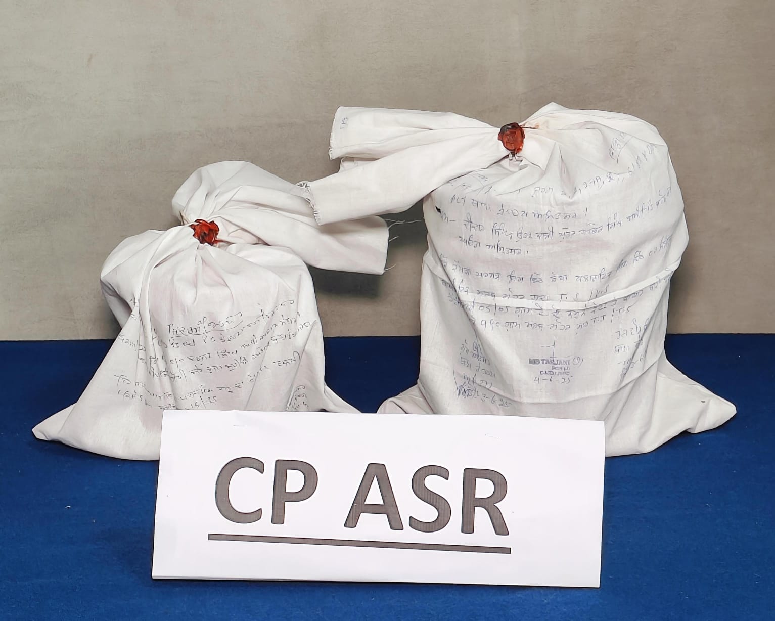 ਅੰਮ੍ਰਿਤਸਰ ਵਿੱਚ ਇੱਕ ਔਰਤ ਸਮੇਤ ਛੇ ਨਸ਼ਾ ਤਸਕਰ 4 ਕਿਲੋ ਹੈਰੋਇਨ ਨਾਲ ਕਾਬੂ