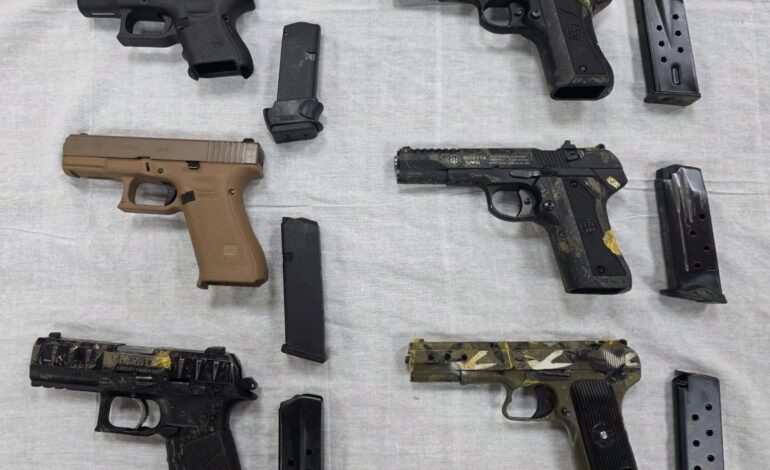 ਅੰਮ੍ਰਿਤਸਰ ਵਿੱਚ ਗੈਰ-ਕਾਨੂੰਨੀ ਹਥਿਆਰ ਤਸਕਰੀ  ਨੈੱਟਵਰਕ ਦਾ ਪਰਦਾਫ਼ਾਸ਼ ; ਛੇ ਵਿਦੇਸ਼ੀ ਪਿਸਤੌਲਾਂ ਸਮੇਤ ਤਿੰਨ ਗ੍ਰਿਫ਼ਤਾਰ