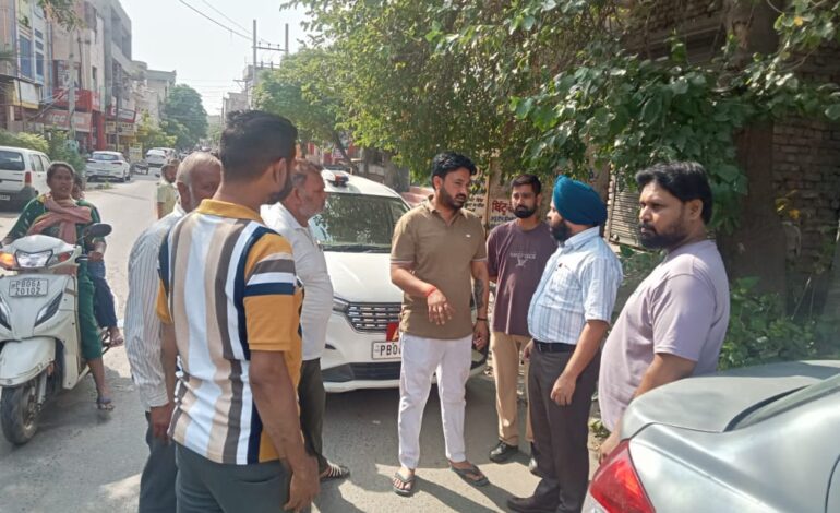 ਵਧੀਕ ਡਿਪਟੀ ਕਮਿਸ਼ਨਰ ਡਾ. ਬੇਦੀ ਵੱਲੋਂ ਗੁਰਦਾਸਪੁਰ ਸ਼ਹਿਰ ਵਿੱਚ ਸੀਵਰੇਜ ਦੀ ਨਿਕਾਸੀ ਦਾ ਜਾਇਜਾ