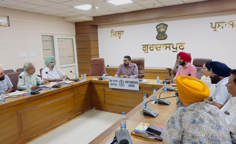 ਜ਼ਿਲ੍ਹੇ ਦੀ ਅਮੀਰ ਵਿਰਾਸਤ ਨੂੰ ਸੰਭਾਲਣ ਲਈ ਡਿਪਟੀ ਕਮਿਸ਼ਨਰ ਨੇ ਜ਼ਿਲ੍ਹਾ ਹੈਰੀਟੇਜ ਸੁਸਾਇਟੀ ਦੇ ਮੈਂਬਰਾਂ ਨਾਲ ਮੀਟਿੰਗ ਕੀਤੀ