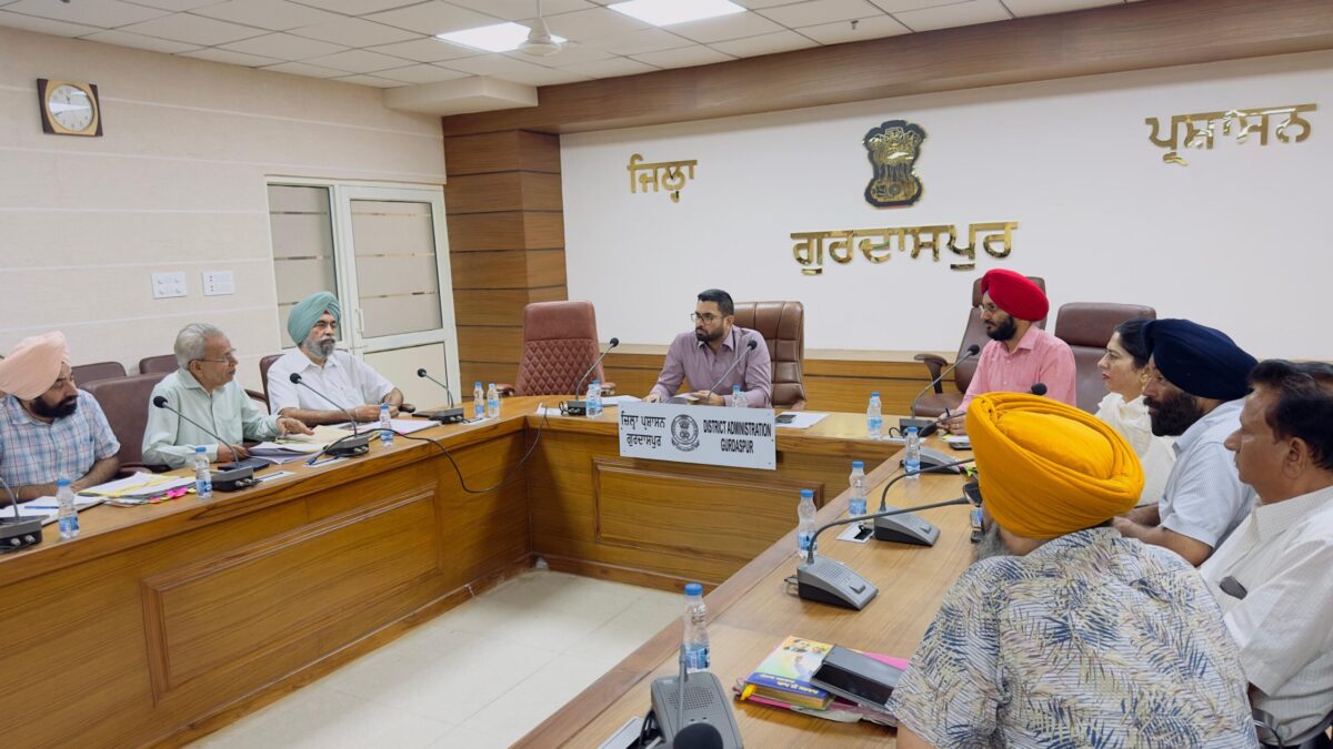 ਜ਼ਿਲ੍ਹੇ ਦੀ ਅਮੀਰ ਵਿਰਾਸਤ ਨੂੰ ਸੰਭਾਲਣ ਲਈ ਡਿਪਟੀ ਕਮਿਸ਼ਨਰ ਨੇ ਜ਼ਿਲ੍ਹਾ ਹੈਰੀਟੇਜ ਸੁਸਾਇਟੀ ਦੇ ਮੈਂਬਰਾਂ ਨਾਲ ਮੀਟਿੰਗ ਕੀਤੀ