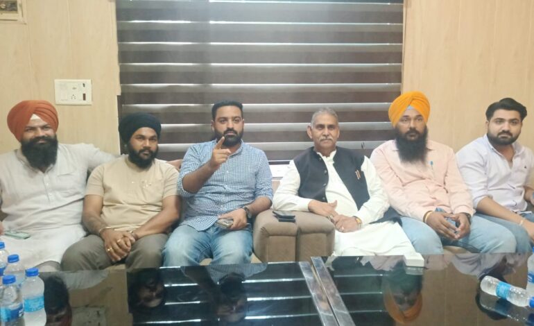 ਪੰਜਾਬ ਦੇ ਇੰਚਾਰਜ ਮੁਨੀਸ਼ ਸਿਸੋਦੀਆ, ਪੰਜਾਬ ਪ੍ਰਧਾਨ ਅਮਨ ਅਰੋੜਾ, ਪੰਜਾਬ ਦੇ ਕਾਰਜਕਾਰੀ ਪ੍ਰਧਾਨ ਸ਼ੈਰੀ ਕਲਸੀ ਦੀ ਮੌਜੂਦਗੀ ਵਿੱਚ 29 ਜੂਨ ਨੂੰ ਨਵ-ਨਿਯੁਕਤ ਜ਼ਿਲ੍ਹਾ ਪ੍ਰਧਾਨ ਜੋਬਨ ਰੰਧਾਵਾ ਦਾ ਹੋਵੇਗਾ ਅਹੁਦਾ ਸੰਭਾਲ ਸਮਾਰੋਹ  ਅਤੇ ਨਾਲ ਹੀ ਹੋਵੇਗੀ ਪਲੇਠੀ ਜ਼ਿਲ੍ਹਾ ਵਰਕਰ ਮੀਟਿੰਗ