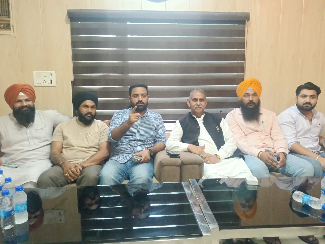 ਪੰਜਾਬ ਦੇ ਇੰਚਾਰਜ ਮੁਨੀਸ਼ ਸਿਸੋਦੀਆ, ਪੰਜਾਬ ਪ੍ਰਧਾਨ ਅਮਨ ਅਰੋੜਾ, ਪੰਜਾਬ ਦੇ ਕਾਰਜਕਾਰੀ ਪ੍ਰਧਾਨ ਸ਼ੈਰੀ ਕਲਸੀ ਦੀ ਮੌਜੂਦਗੀ ਵਿੱਚ 29 ਜੂਨ ਨੂੰ ਨਵ-ਨਿਯੁਕਤ ਜ਼ਿਲ੍ਹਾ ਪ੍ਰਧਾਨ ਜੋਬਨ ਰੰਧਾਵਾ ਦਾ ਹੋਵੇਗਾ ਅਹੁਦਾ ਸੰਭਾਲ ਸਮਾਰੋਹ  ਅਤੇ ਨਾਲ ਹੀ ਹੋਵੇਗੀ ਪਲੇਠੀ ਜ਼ਿਲ੍ਹਾ ਵਰਕਰ ਮੀਟਿੰਗ