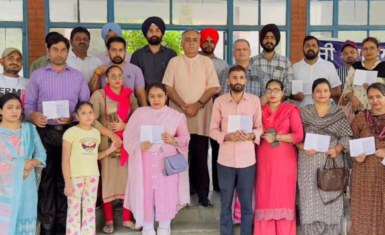 ਚੇਅਰਮੈਨ ਰਮਨ ਬਹਿਲ ਨੇ ਅੰਤਰਜਾਤੀ ਵਿਆਹ ਕਰਵਾਉਣ ਵਾਲੇ ਜੋੜਿਆਂ ਨੂੰ ਸਰਕਾਰ ਵੱਲੋਂ ਮਾਲੀ ਸਹਾਇਤਾ ਦਿੱਤੀ